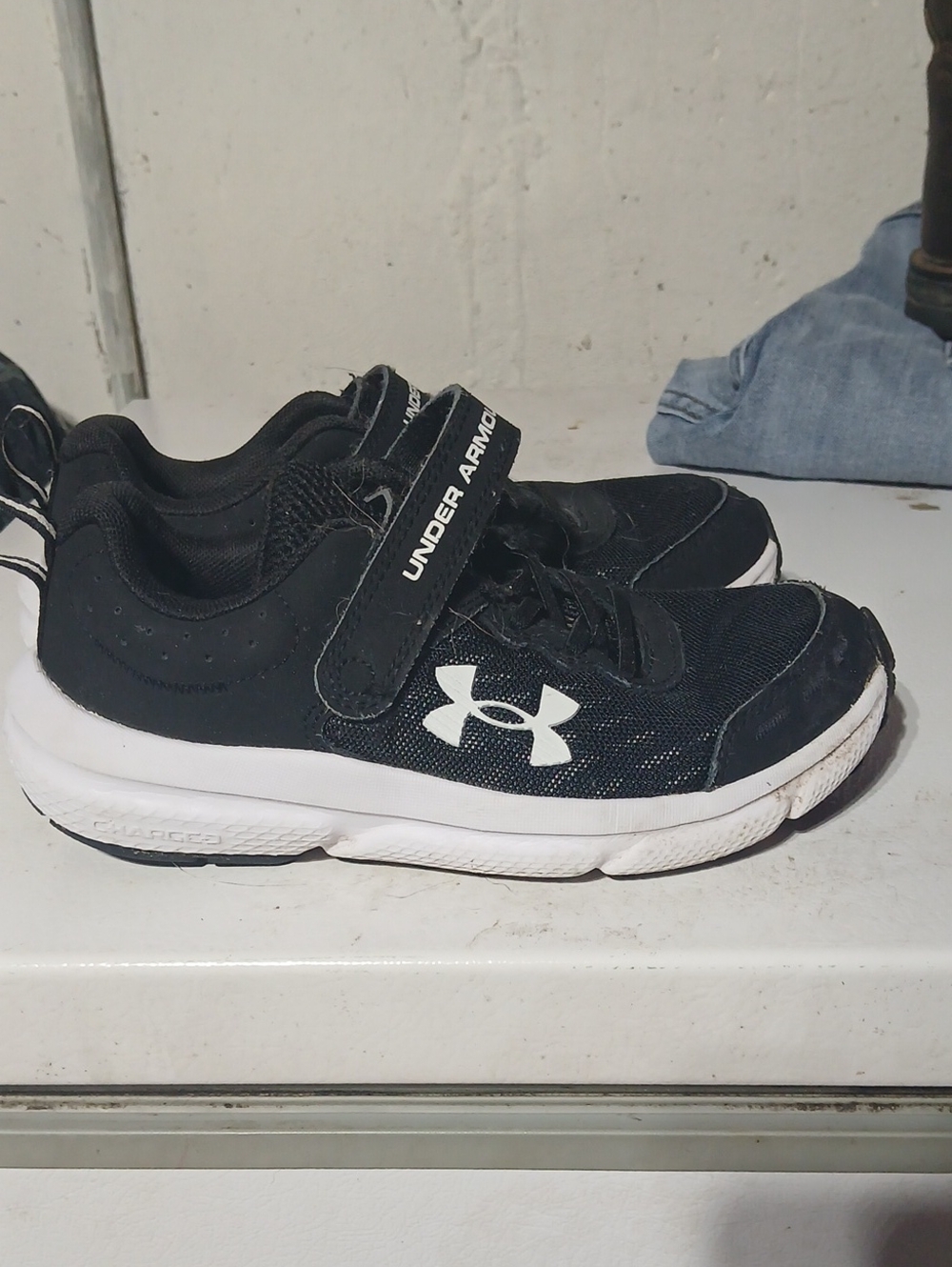 Under Armour Kids Black & White Hook-and-Loop Sneakers
